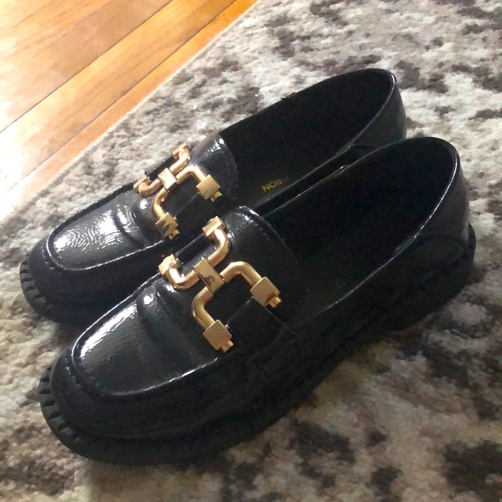 Black Faux Patent Leather Loafers Size 6